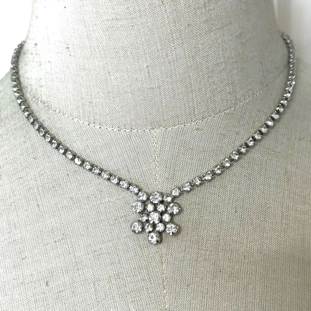 Garne Jewelry Vintage rhinestone necklace